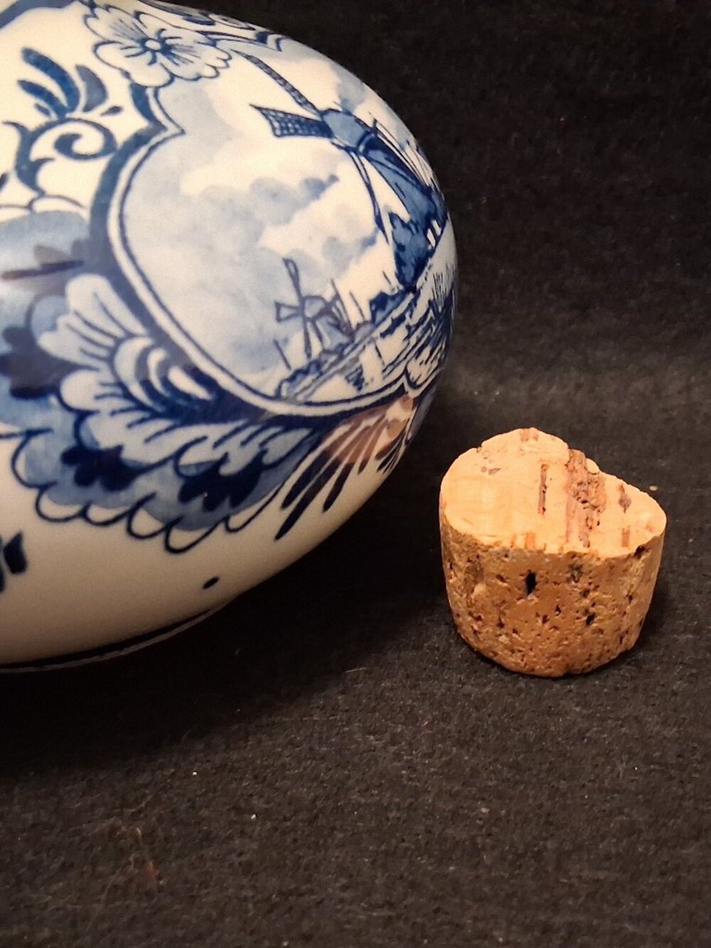 Vintage (1950s-80s) Bols Delft Hand Painted Dutch Windmill Jug Decanter & Cork - Picture 8 of 11